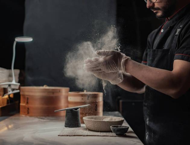 pexels-mikhail-nilov-8093543